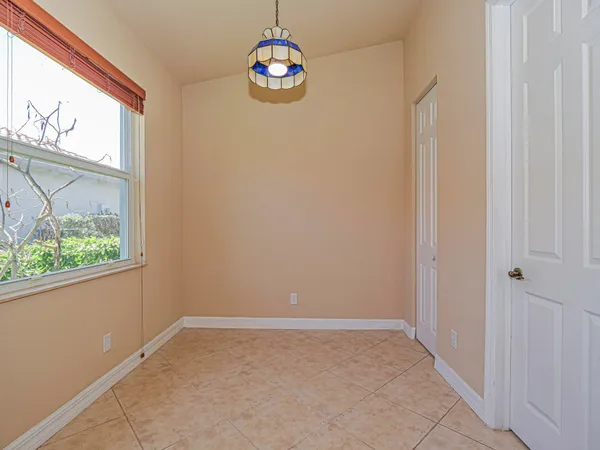 $2,900 | 5561 57th Way, Vero Beach, FL 32967