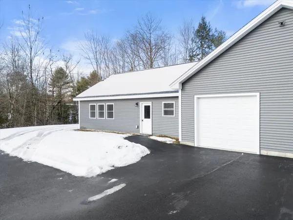 $549,900 | 37 Lower Dedham Road, Holden, ME 04429