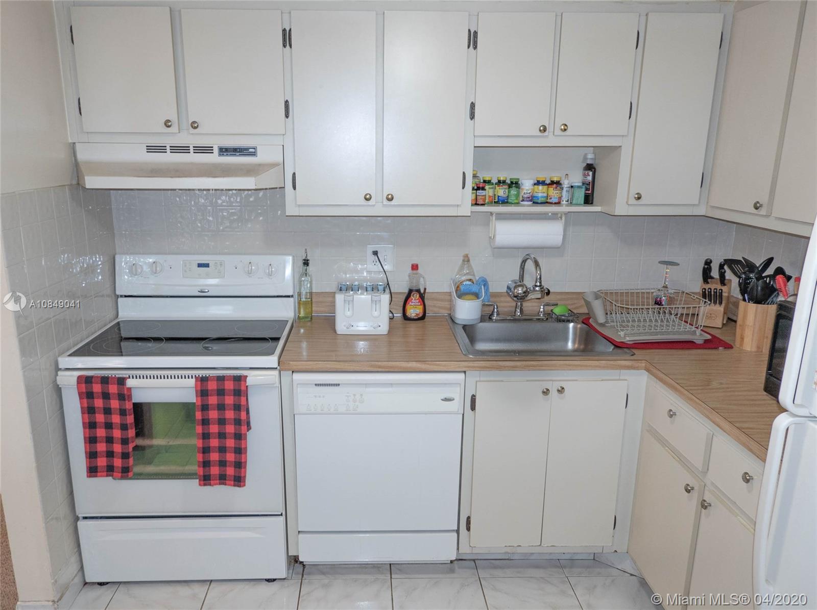 9701 West McNab Road, Unit 101 Tamarac, FL 33321 - Photo 4 of 15