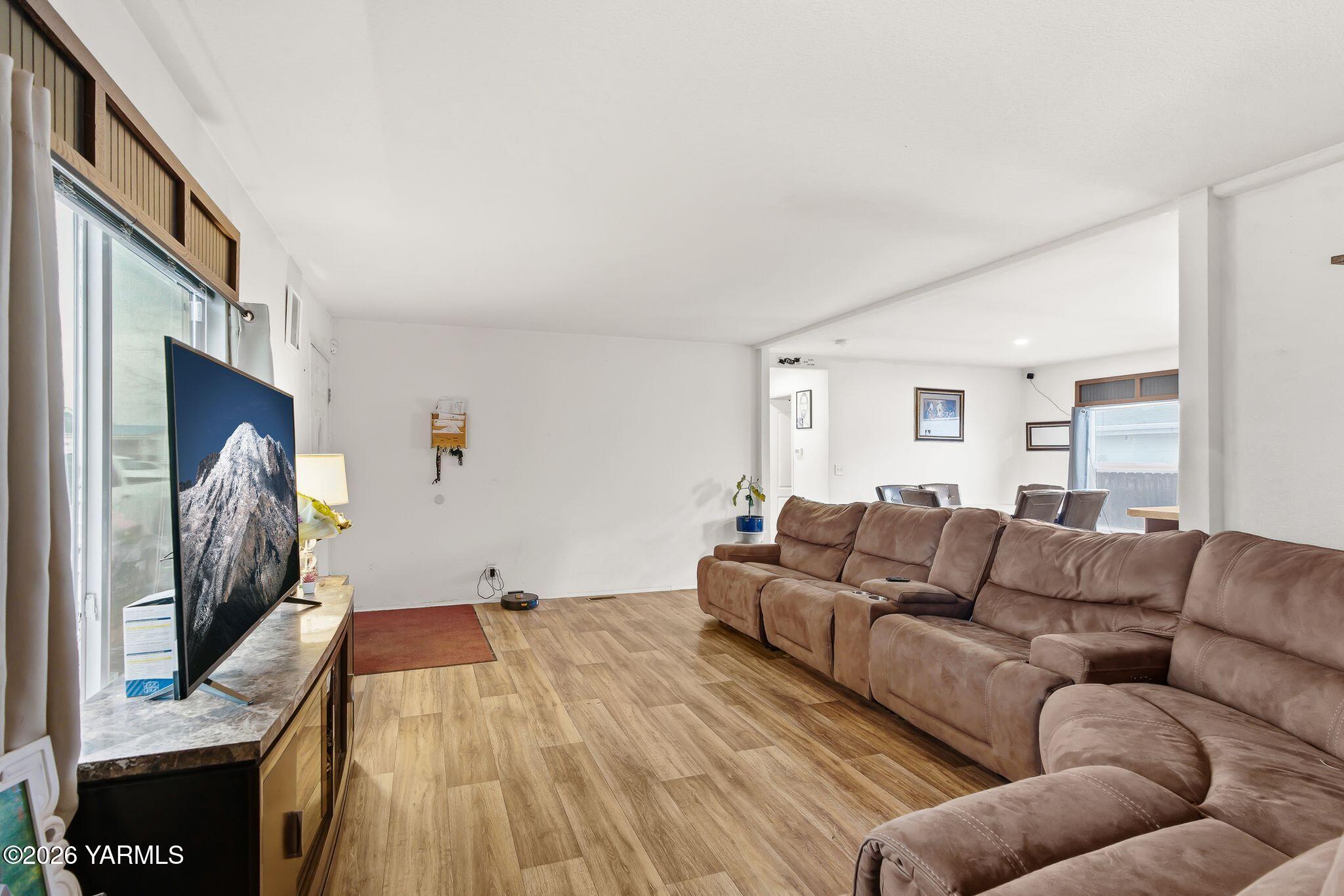 2802 South 5th Avenue, Unit 33 Union Gap, WA 98903 - Photo 6 of 20 2802 S 5th Ave Lot 33-6 copy