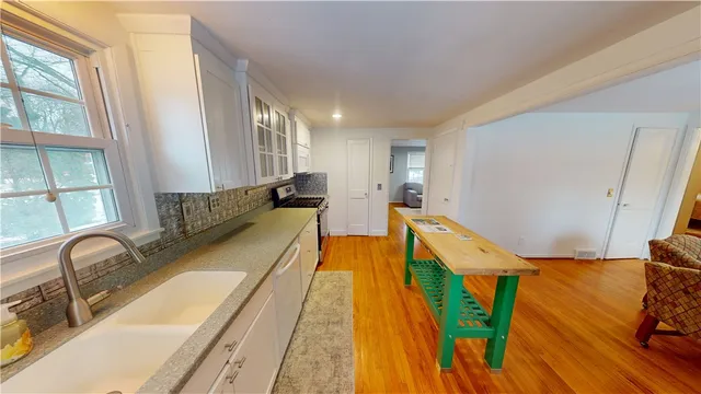 $2,385 | 940 South Grosvenor Road, Brighton, NY 14618