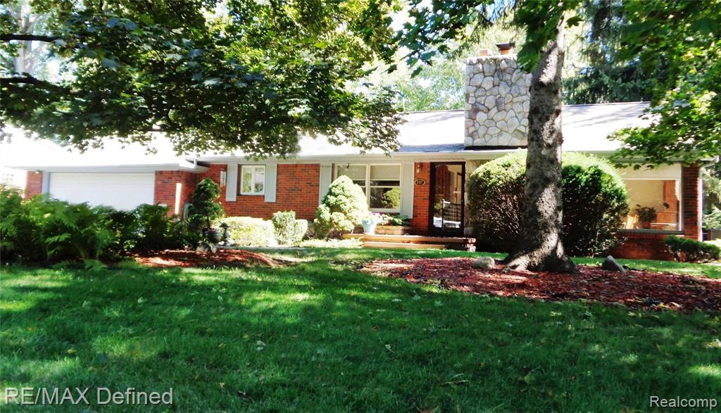 247 Rochdale Drive South Rochester Hills, MI 48309 - Photo 1 of 30