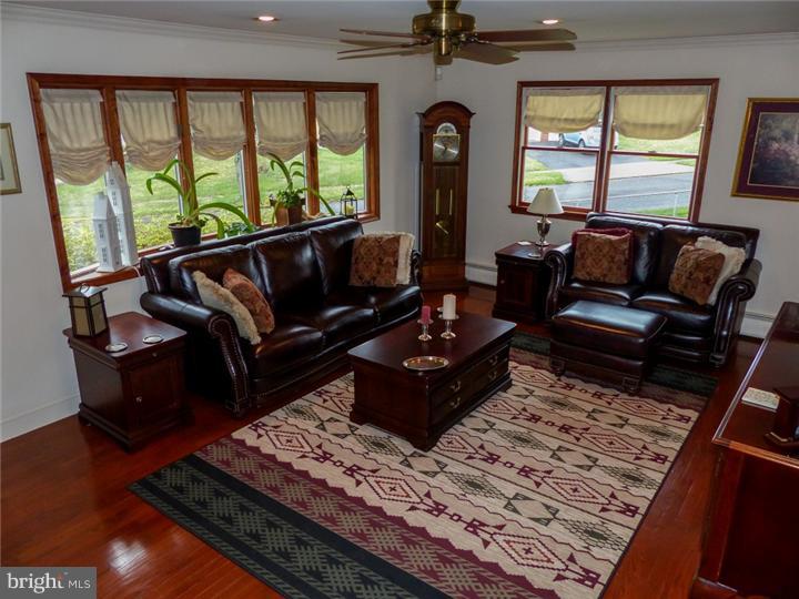330 Rumpf Avenue Penndel, PA 19047 - Photo 4 of 18 Gallery Image 4
