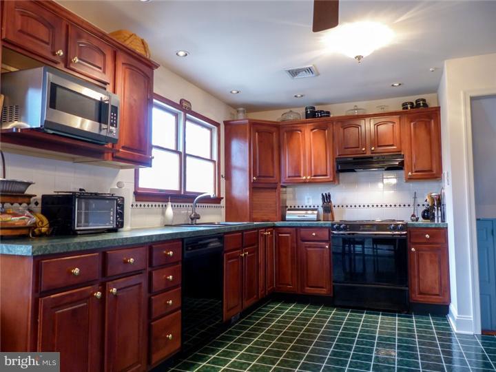 330 Rumpf Avenue Penndel, PA 19047 - Photo 7 of 18 Gallery Image 7