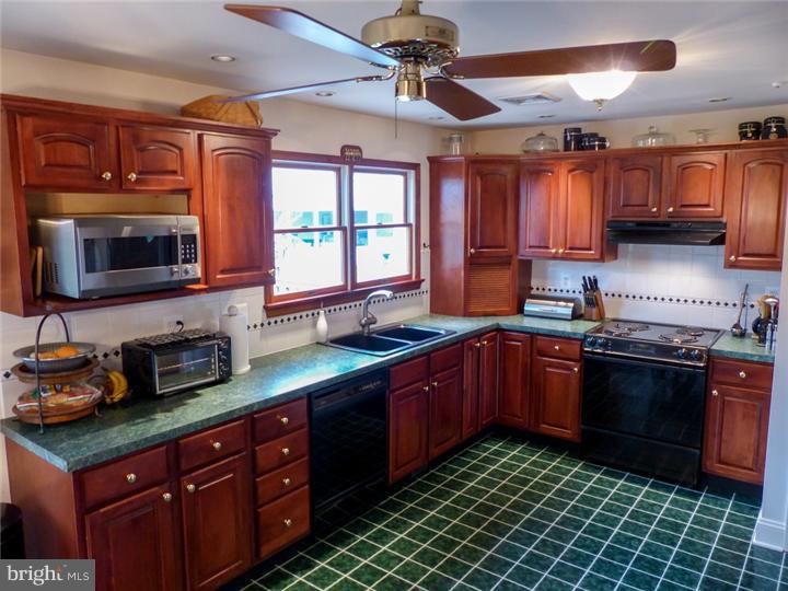 330 Rumpf Avenue Penndel, PA 19047 - Photo 8 of 18 Gallery Image 8