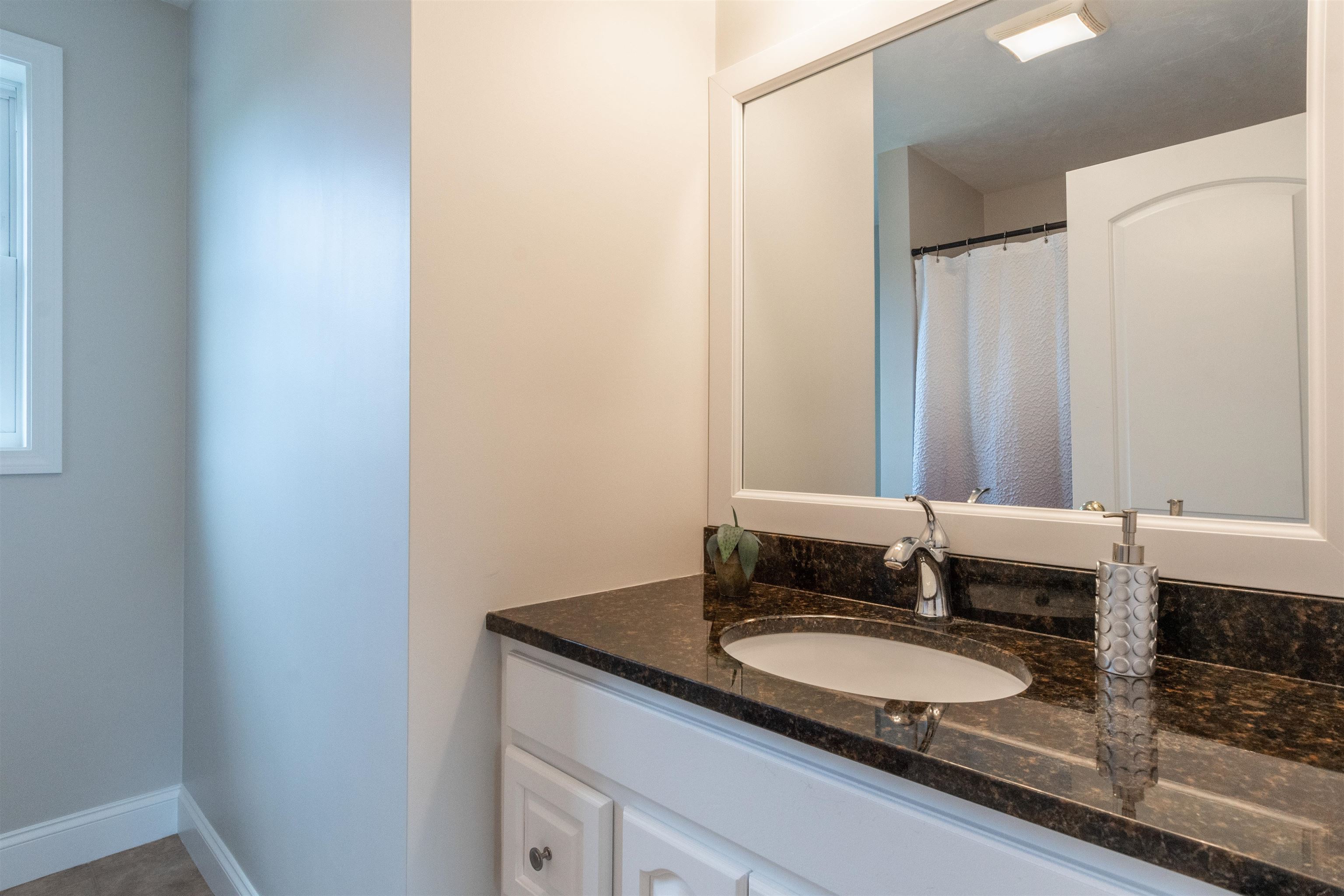 60 Adelaide Street Hudson, NH 03051 - Photo 29 of 40