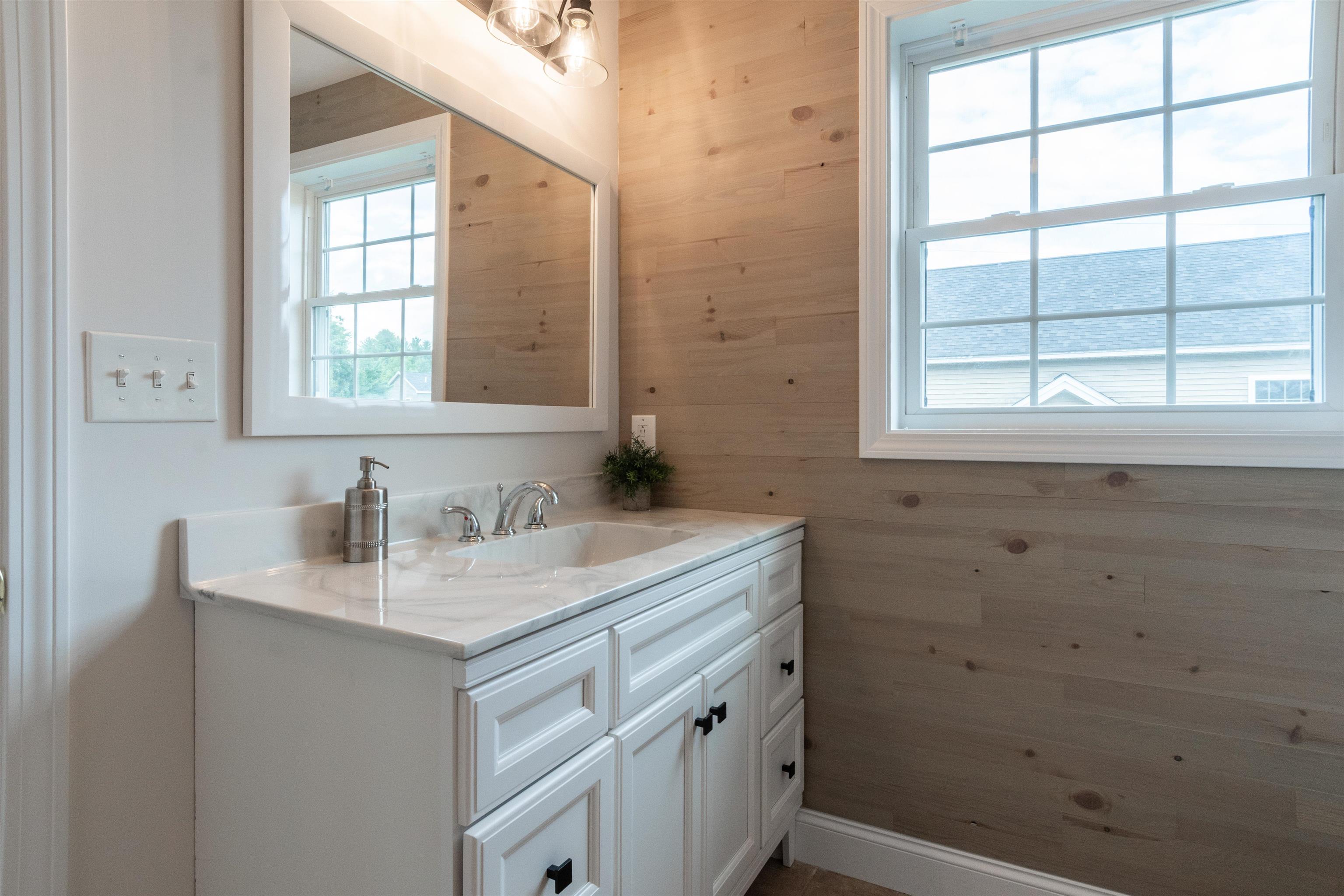 60 Adelaide Street Hudson, NH 03051 - Photo 37 of 40