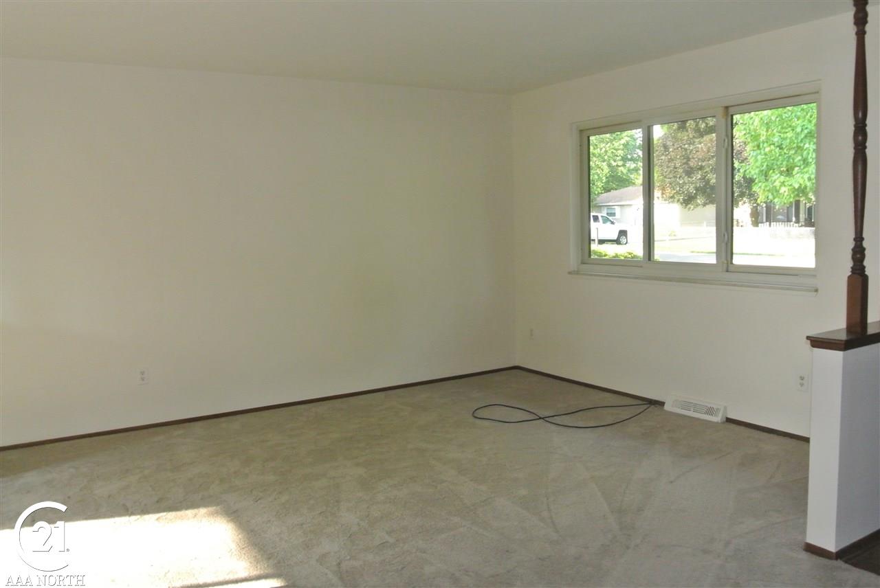 2410 Melvin Avenue Rochester Hills, MI 48307 - Photo 5 of 25