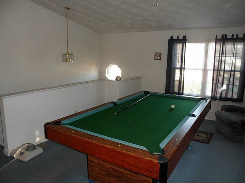 28 Oakside Street Warwick, RI 02889 - Photo 3 of 6 Living Room.