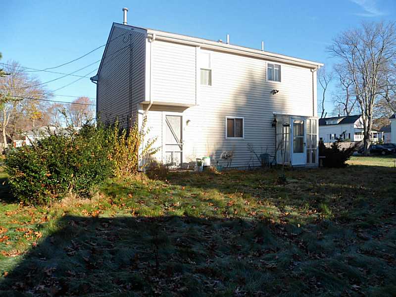 28 Oakside Street Warwick, RI 02889 - Photo 6 of 6 Exterior Back.
