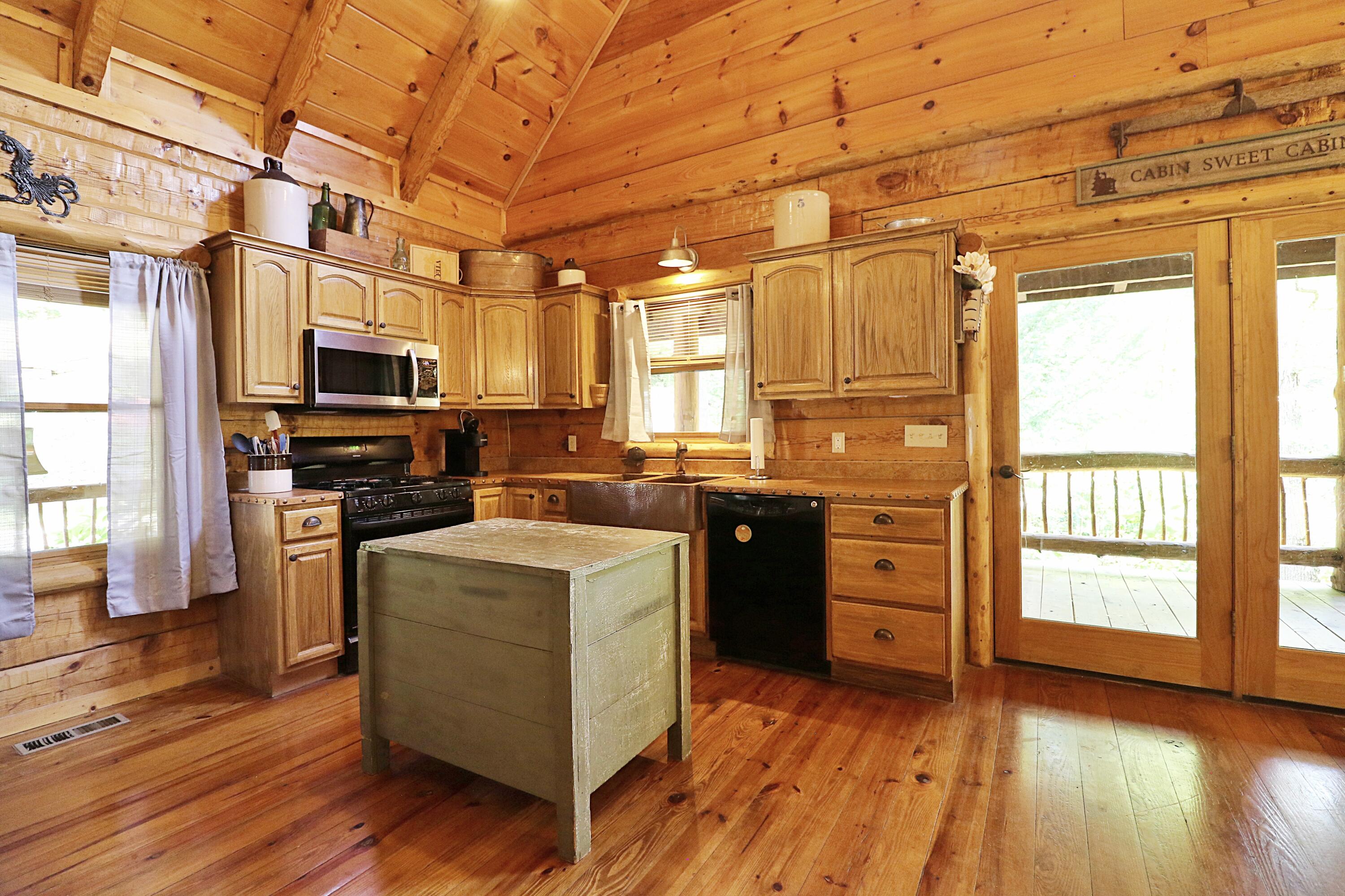 565 John J Smith Road Oneida, TN 37841 - Photo 7 of 35 094A6908