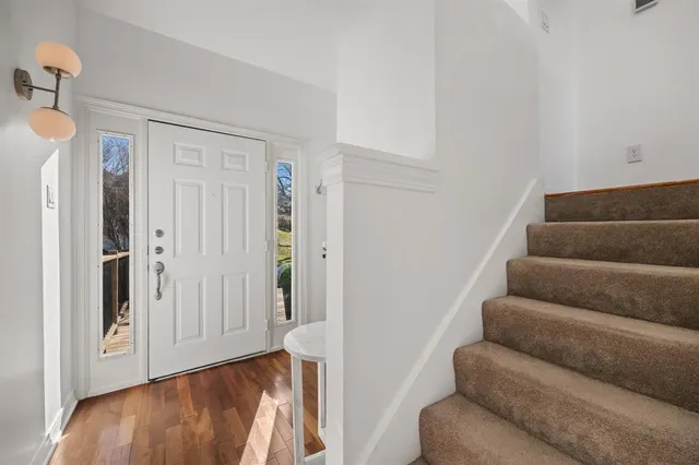 a view of livingroom and furniture