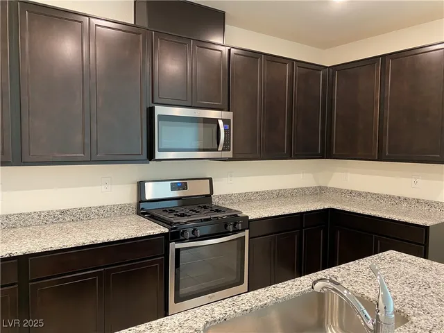 $2,030 | 2428 Bagnara Place, Henderson, NV 89044