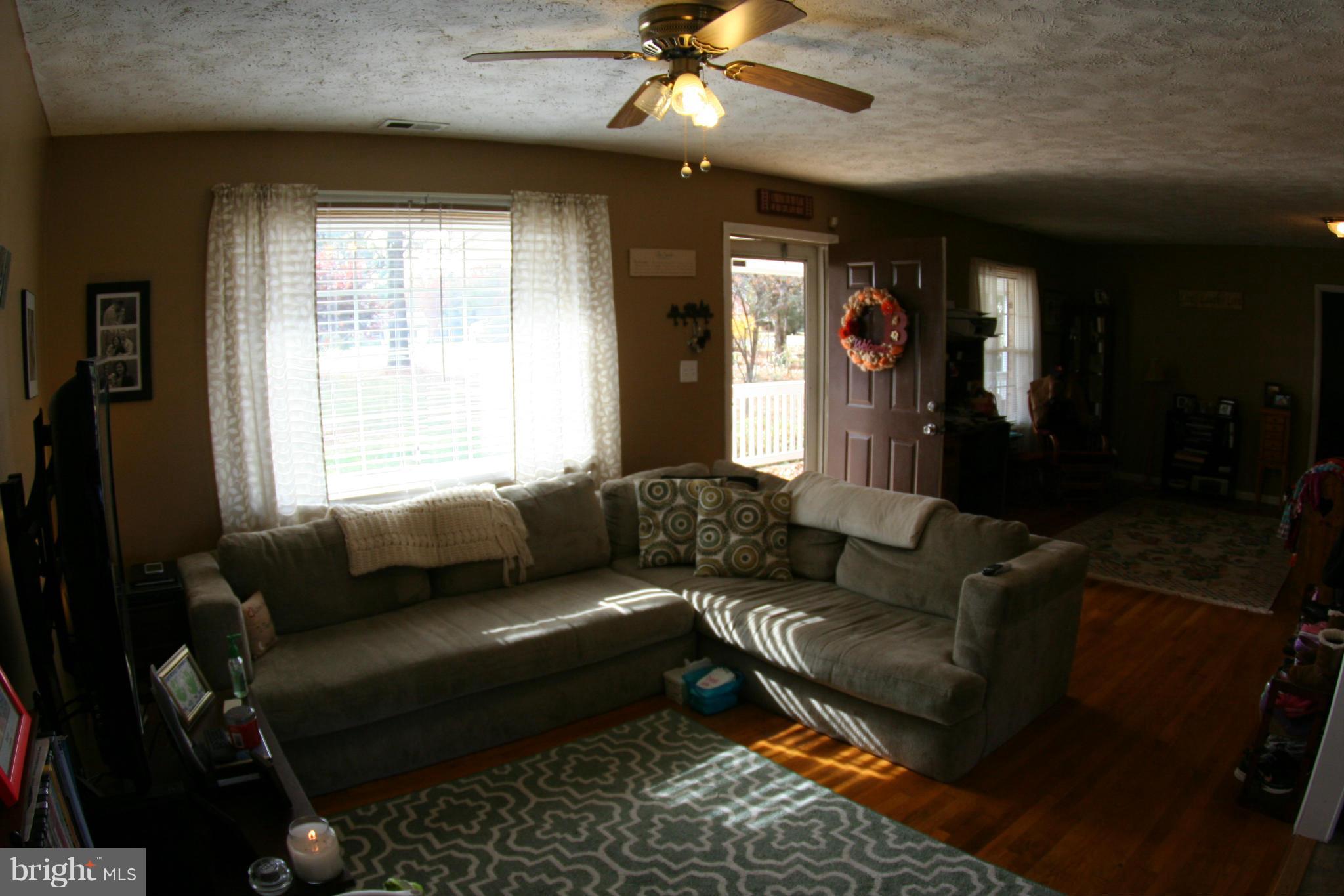 2972 Three Chopt Road Gum Spring, VA 23065 - Photo 7 of 18 Living Room