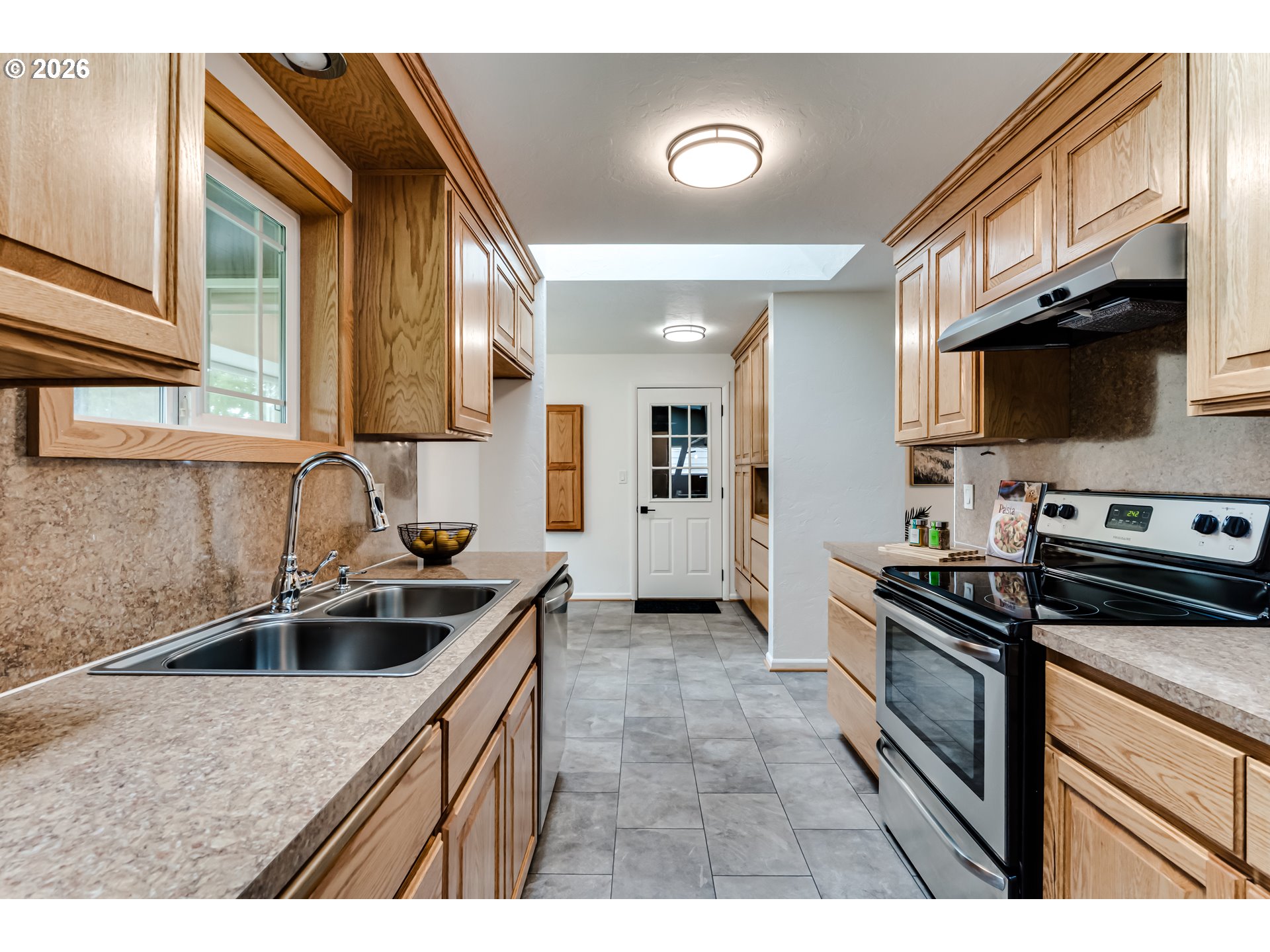 2750 Villa Way Springfield, OR 97477 - Photo 14 of 40