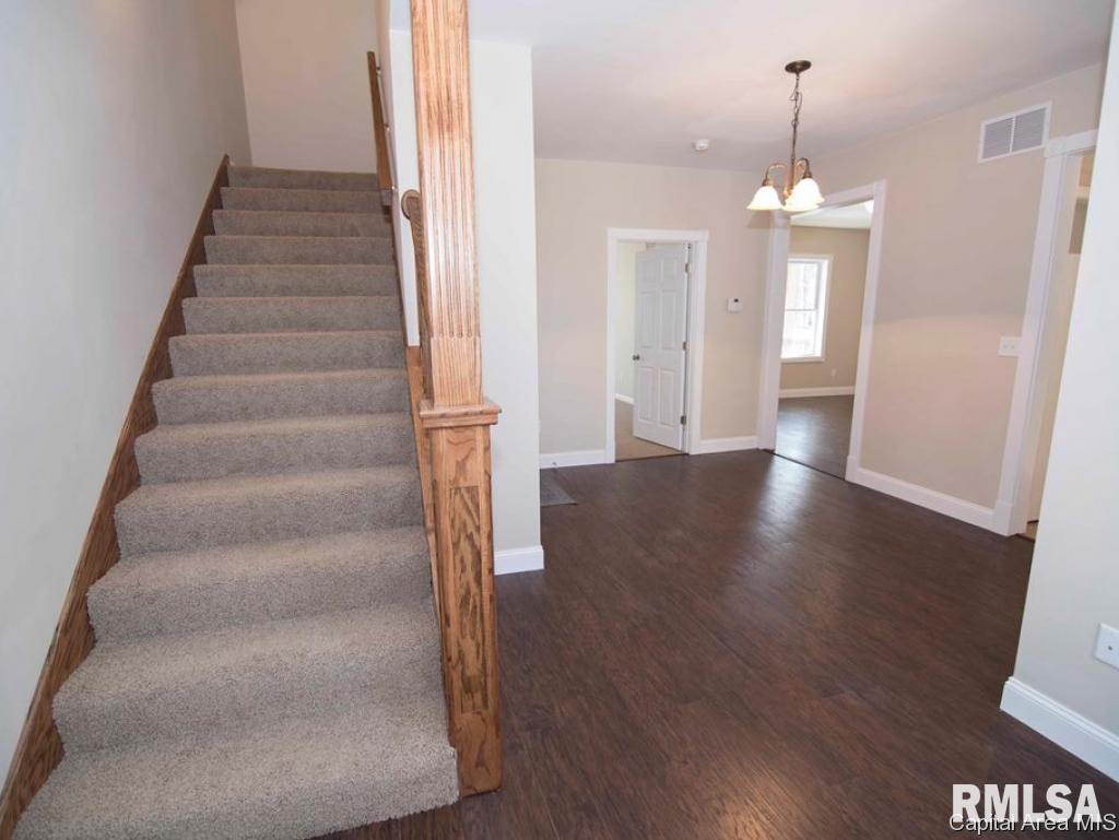 1149 North 7th Street Springfield, IL 62702 - Photo 4 of 19