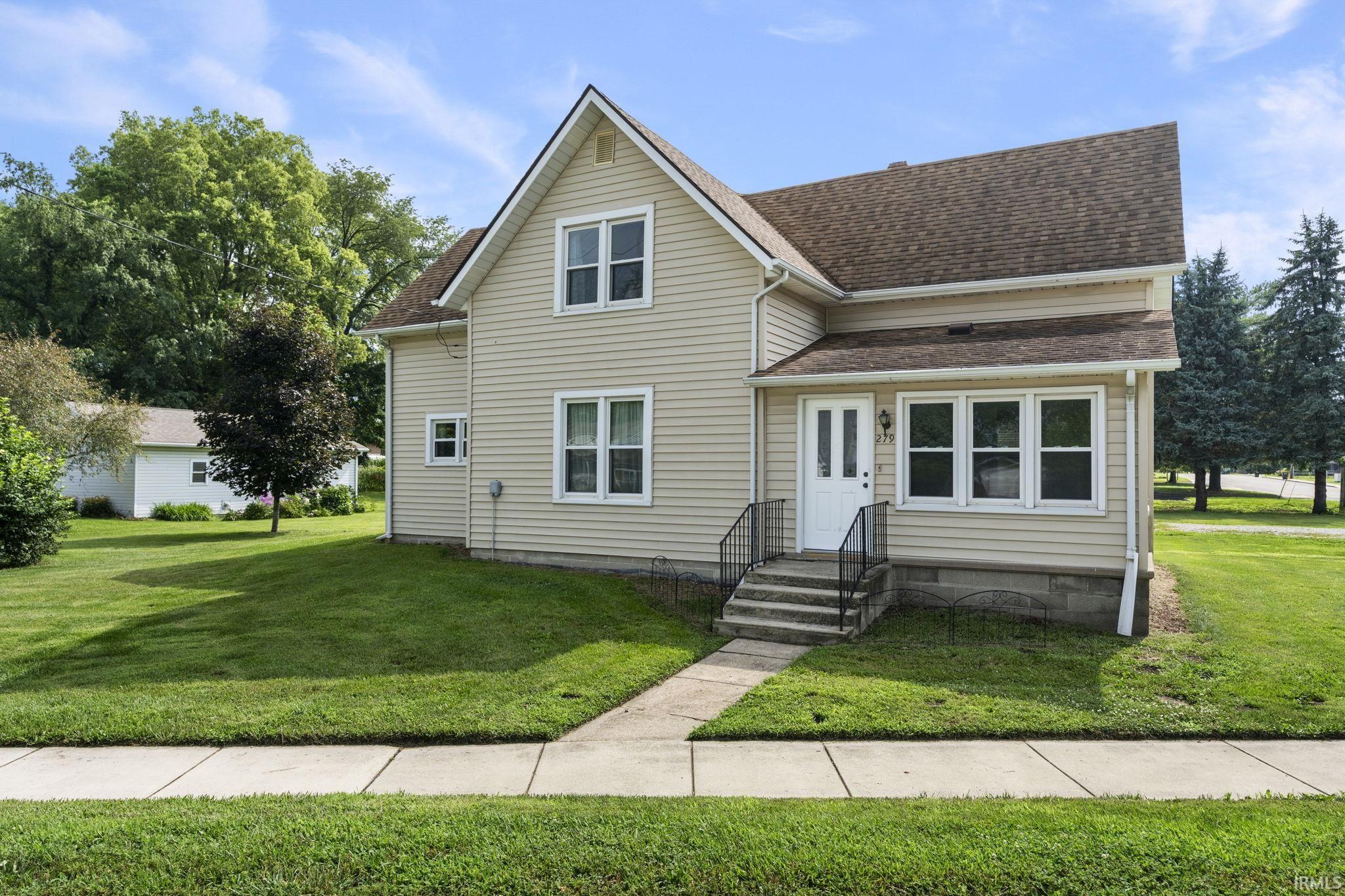 279 Dayton Road Dayton, IN 47941 - Photo 2 of 38 Gallery Image 2
