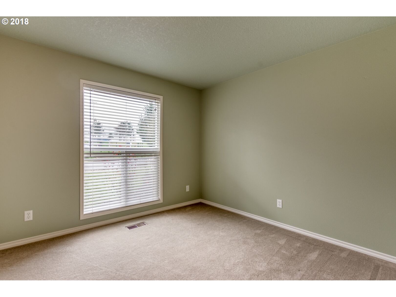 1515 Cloverleaf Road Lake Oswego, OR 97034 - Photo 16 of 22 Gallery Image 16