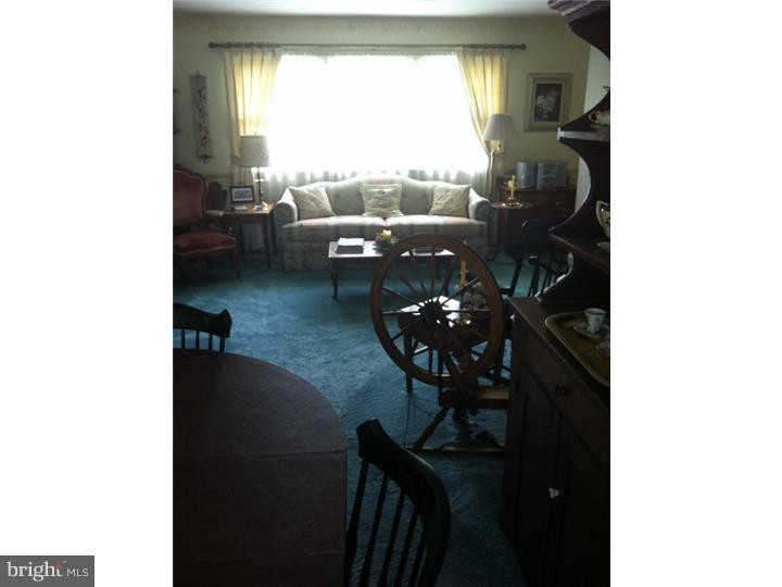 12 Whitfield Road Newark, DE 19711 - Photo 11 of 23 Living Room