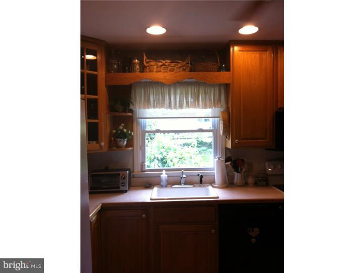 12 Whitfield Road Newark, DE 19711 - Photo 8 of 23 Kitchen