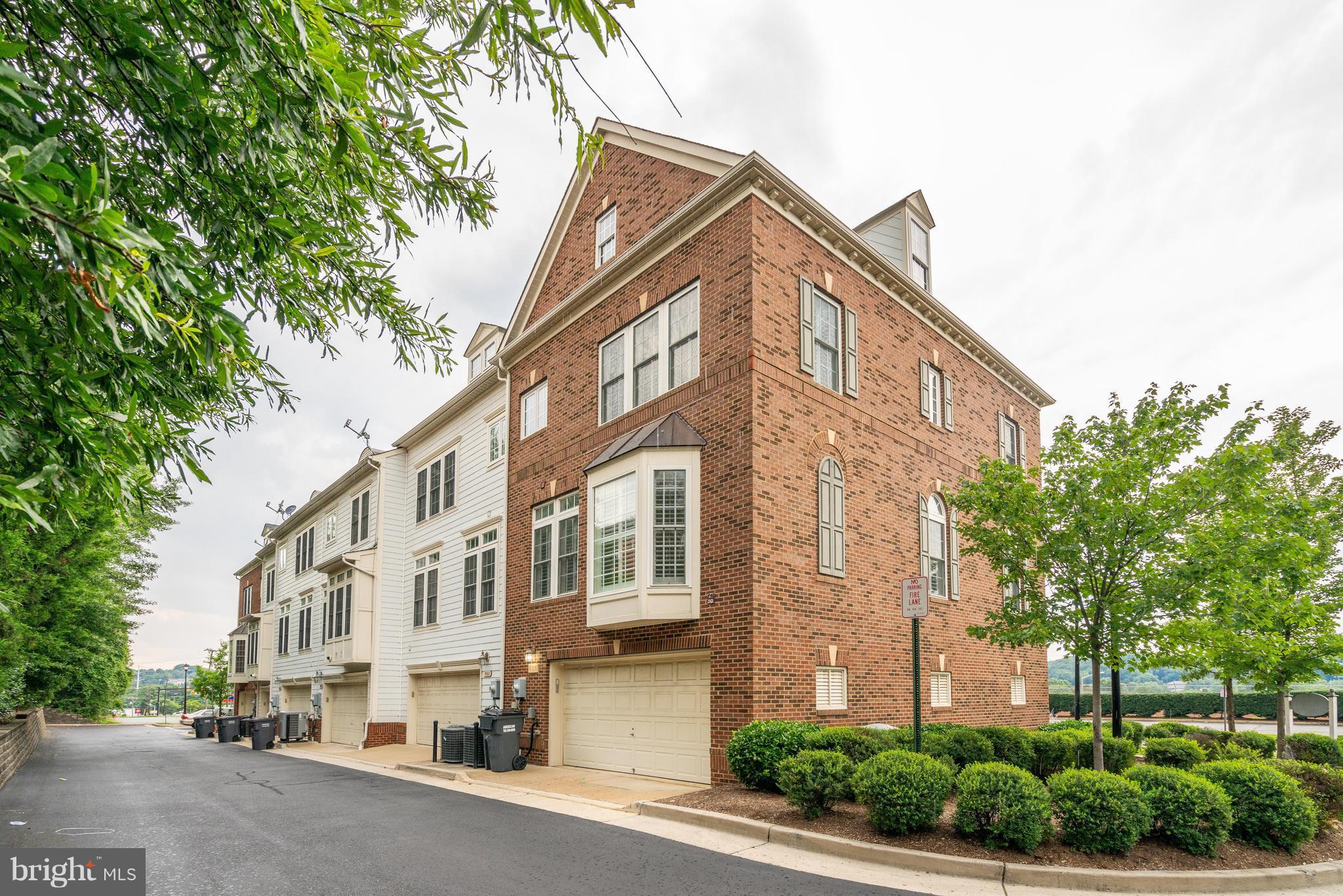900 West Glebe Road Alexandria, VA 22305 - Photo 2 of 25 Two Car Garage