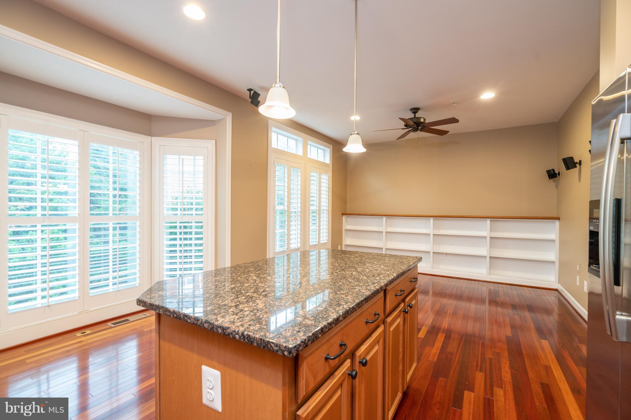 900 West Glebe Road Alexandria, VA 22305 - Photo 11 of 25 Updated & Spacious with Breakfast Room