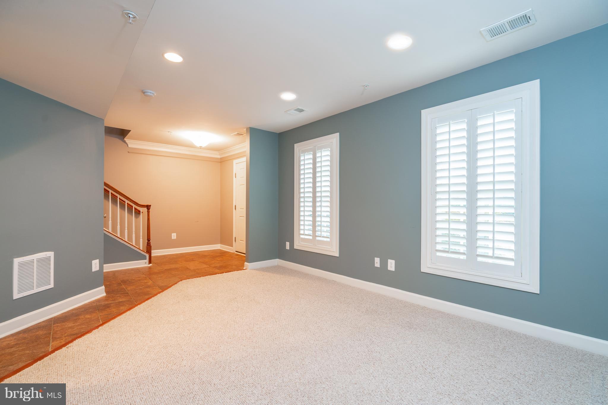 900 West Glebe Road Alexandria, VA 22305 - Photo 18 of 25 Family Room Off Garage & Front Entrance