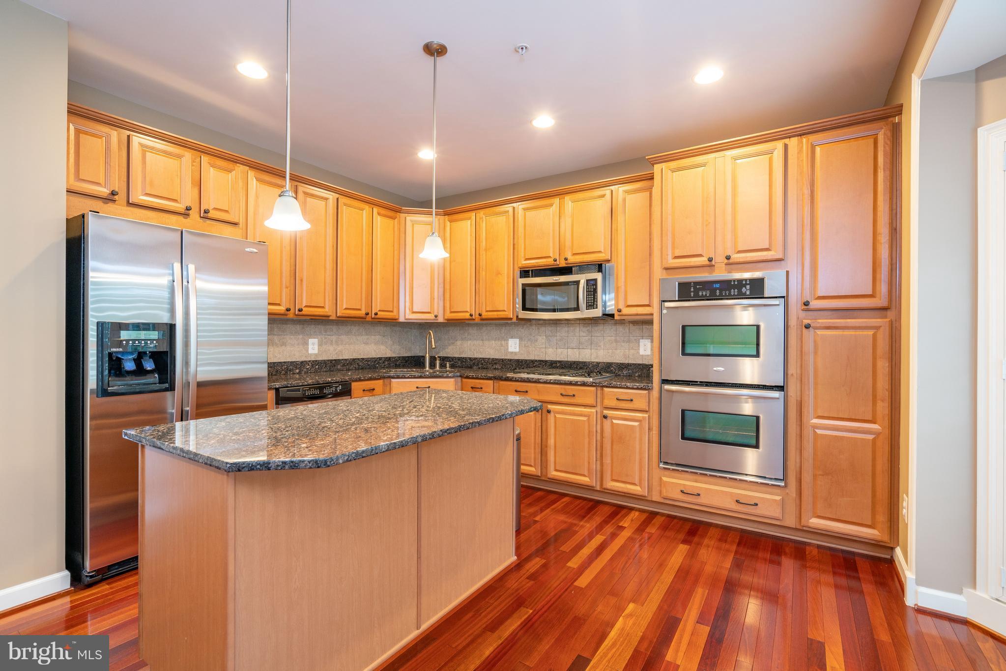 900 West Glebe Road Alexandria, VA 22305 - Photo 8 of 25 Updated & Spacious with Breakfast Room