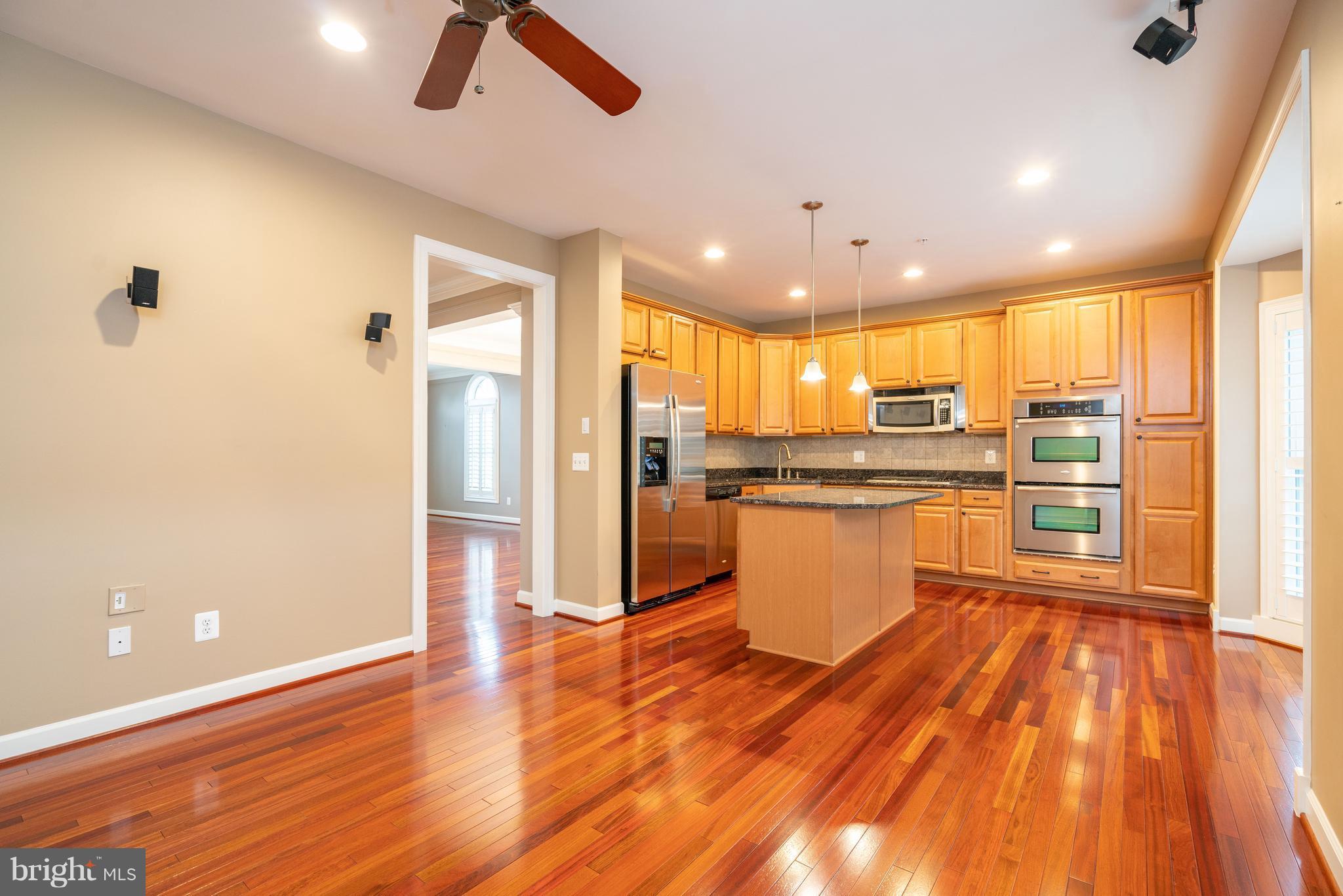 900 West Glebe Road Alexandria, VA 22305 - Photo 9 of 25 Updated & Spacious with Breakfast Room