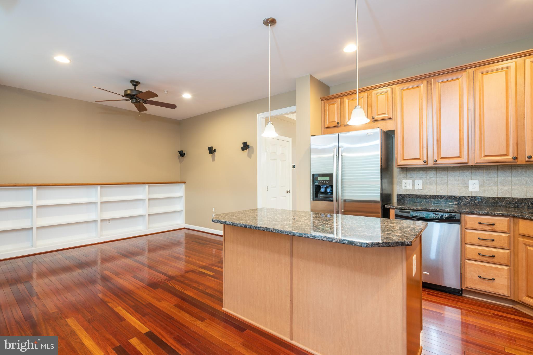 900 West Glebe Road Alexandria, VA 22305 - Photo 10 of 25 Updated & Spacious with Breakfast Room