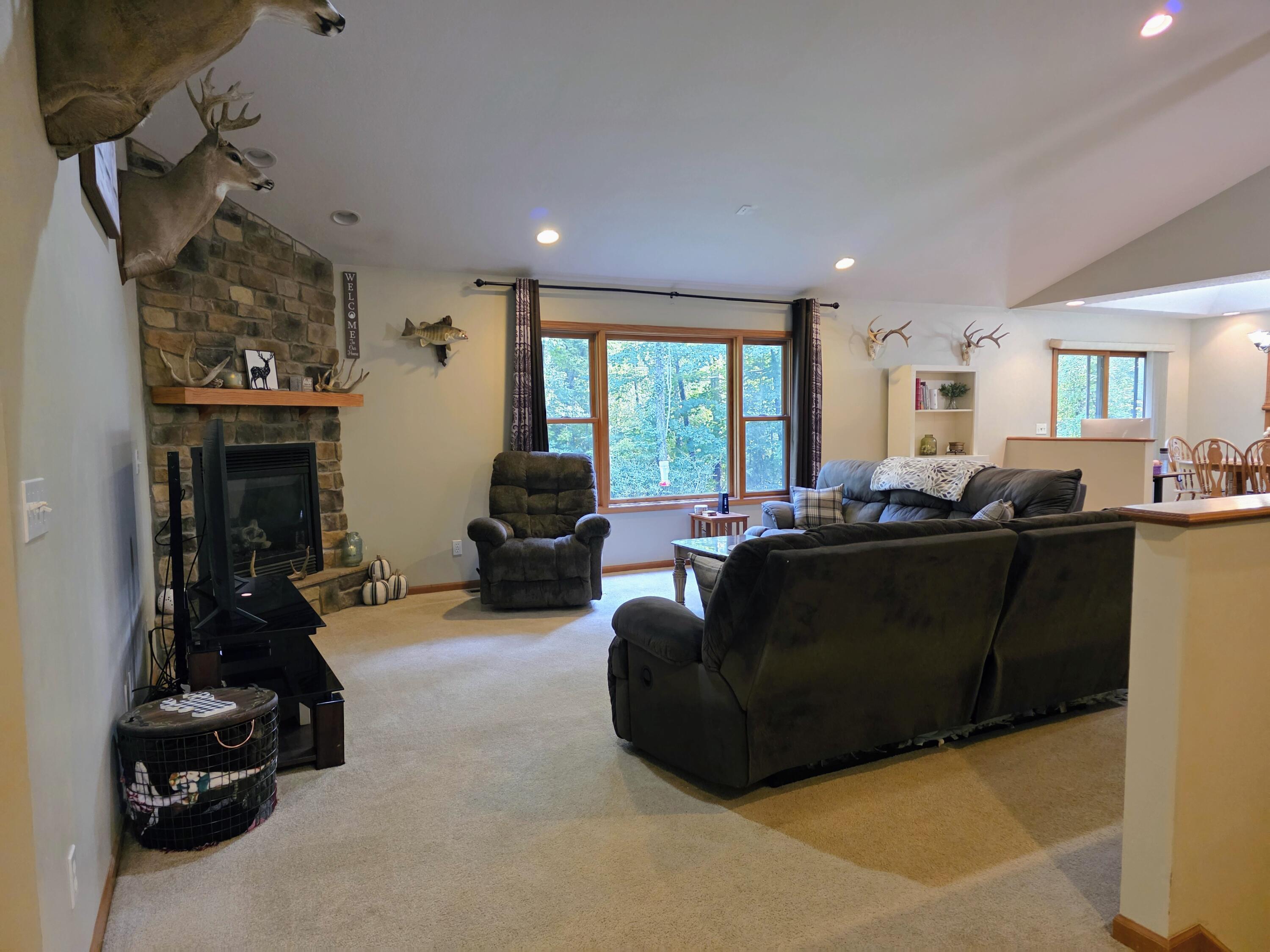 1063 Fisher Road Quincy, MI 49082 - Photo 3 of 37 20250910_174212~2