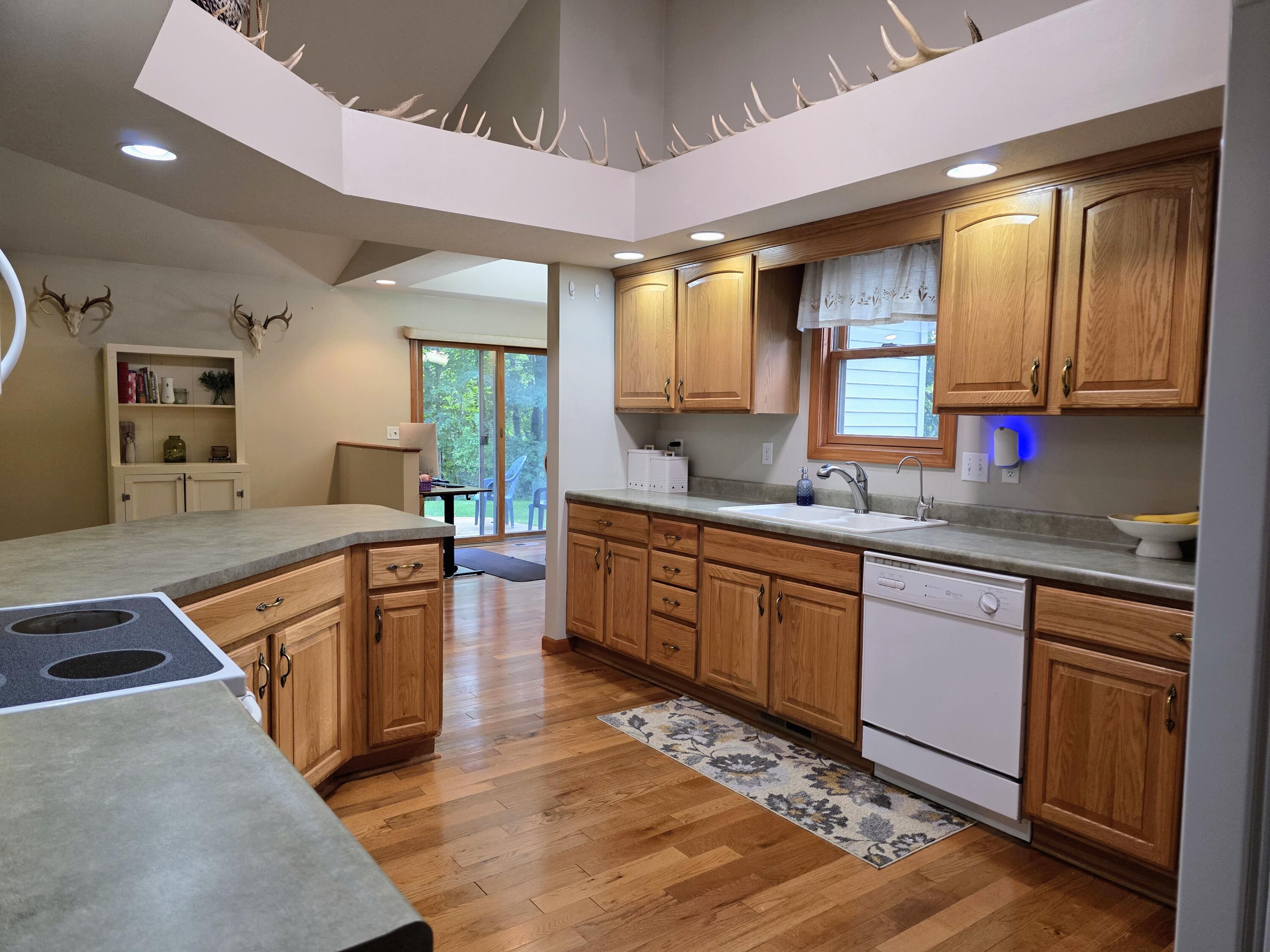 1063 Fisher Road Quincy, MI 49082 - Photo 8 of 37 20250910_174537~2