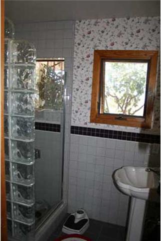 20944 Windle View Road Ramona, CA 92065 - Photo 13 of 25 Second bathroom with shower