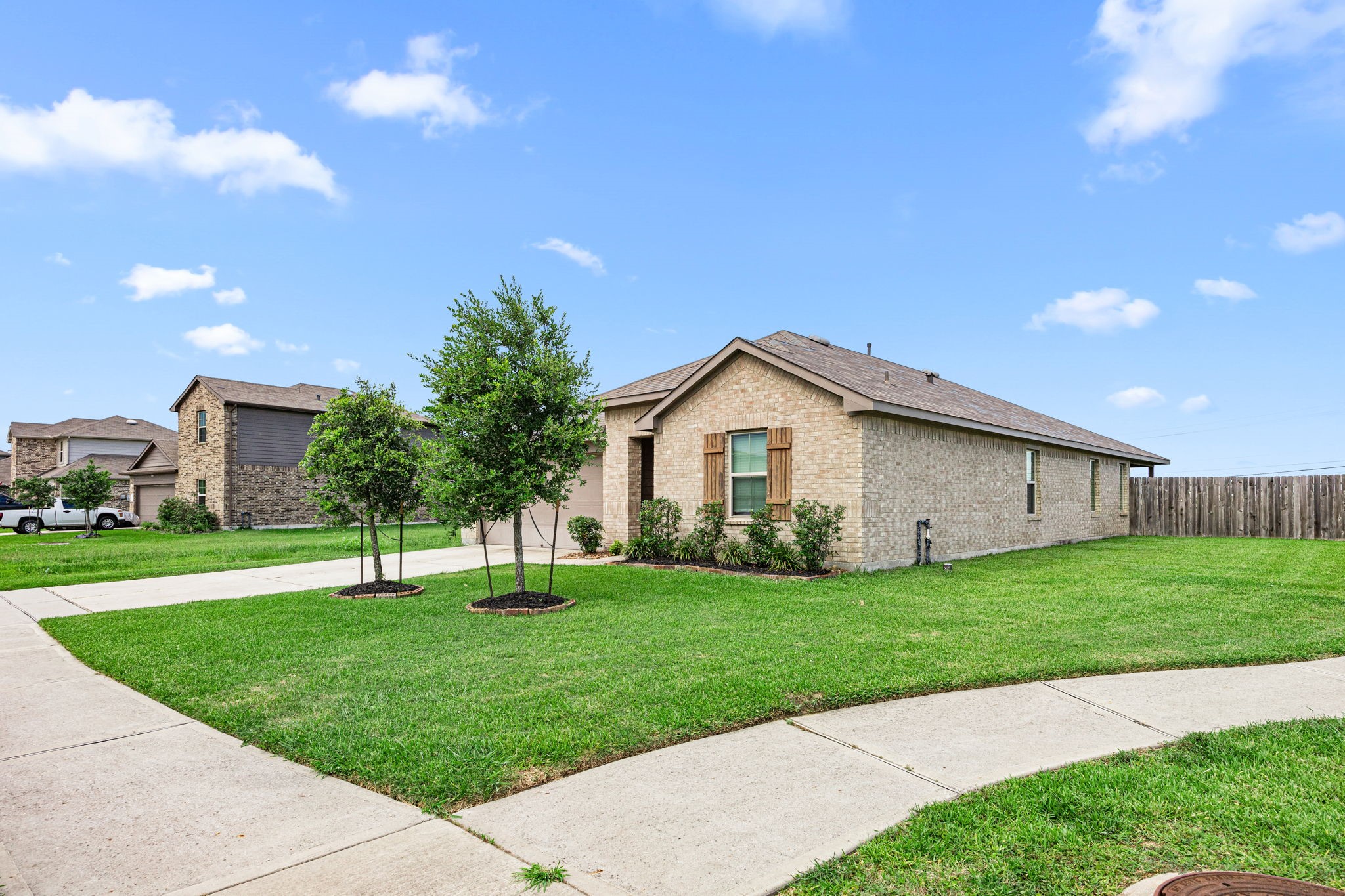 8002 Tamarind Lane Baytown, TX 77521 - Photo 3 of 35