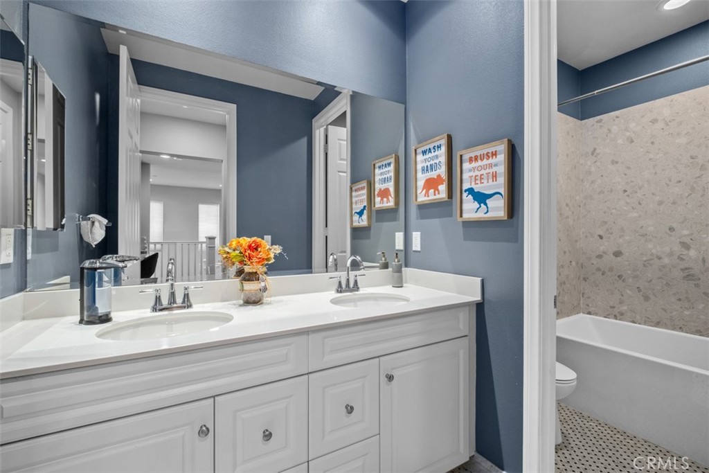 60 Visionary Irvine, CA 92618 - Photo 23 of 39 upstairs bath
