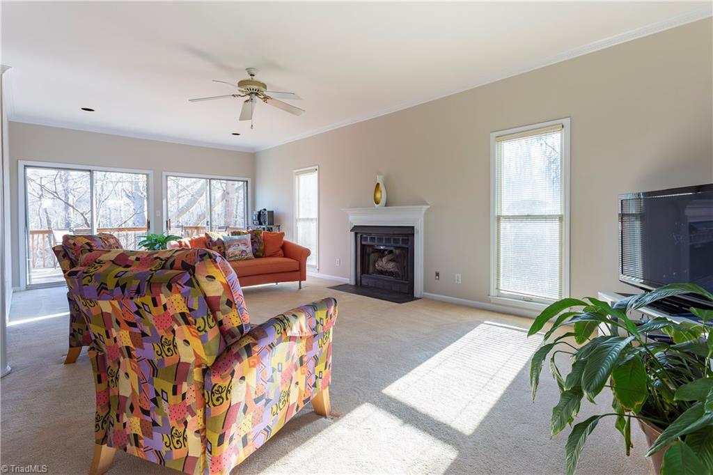 313 Ridgeland Drive High Point, NC 27262 - Photo 6 of 15 Gallery Image 6