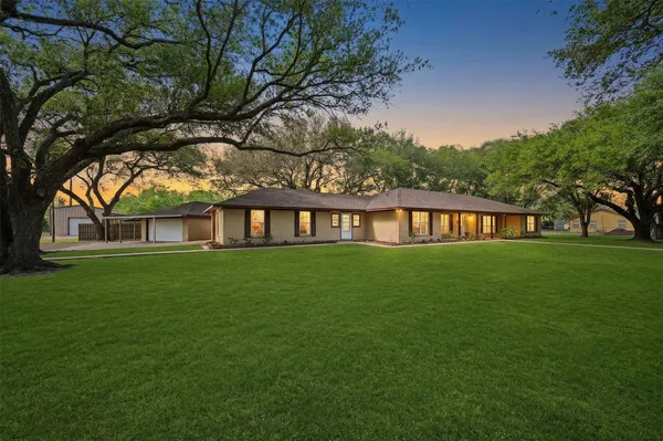 $750,000 | 13926 Farm To Market Road 442, Needville, TX 77461