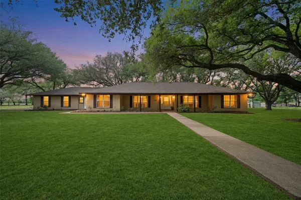 $750,000 | 13926 Farm To Market Road 442, Needville, TX 77461