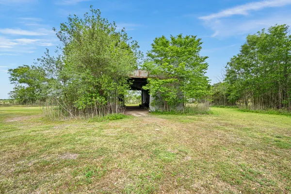 $750,000 | 13926 Farm To Market Road 442, Needville, TX 77461