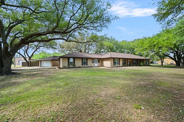 $750,000 | 13926 Farm To Market Road 442, Needville, TX 77461