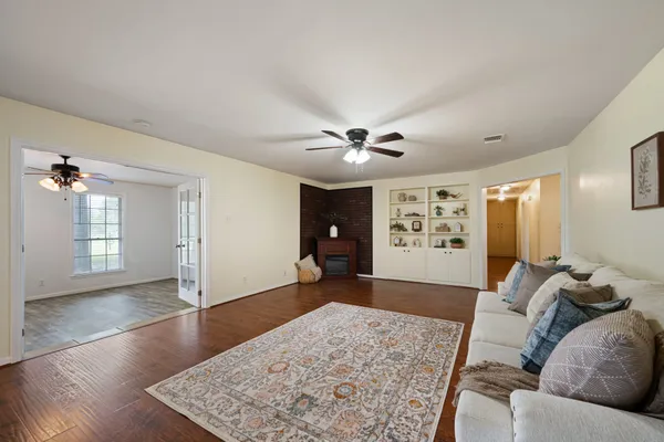 $750,000 | 13926 Farm To Market Road 442, Needville, TX 77461