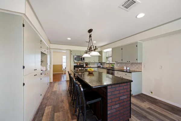 $750,000 | 13926 Farm To Market Road 442, Needville, TX 77461