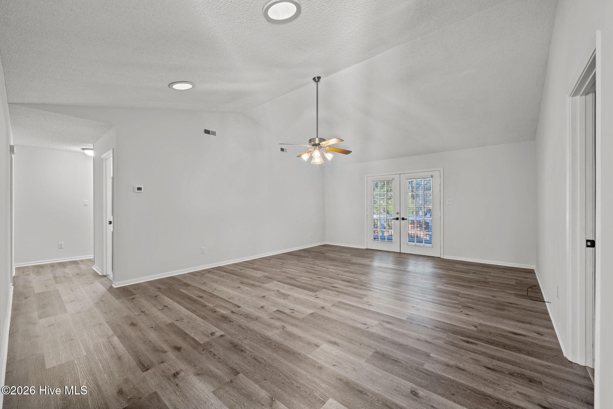 5801 Jolly Roger Road New Bern, NC 28560 - Photo 4 of 55 Living Room