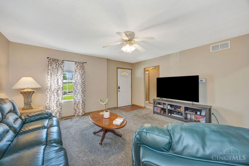 6209 Hester Road Oxford, OH 45056 - Photo 4 of 30