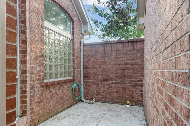 $620,000 | 1119 Walden Hill Court, Houston, TX 77077