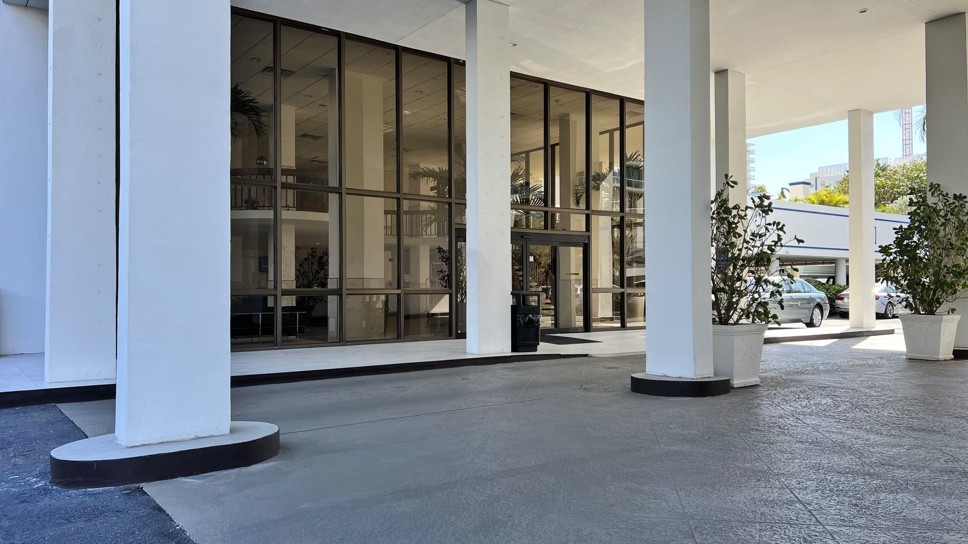 336 North Birch Road, Unit 5H Fort Lauderdale, FL 33304 - Photo 2 of 26 Photo 2