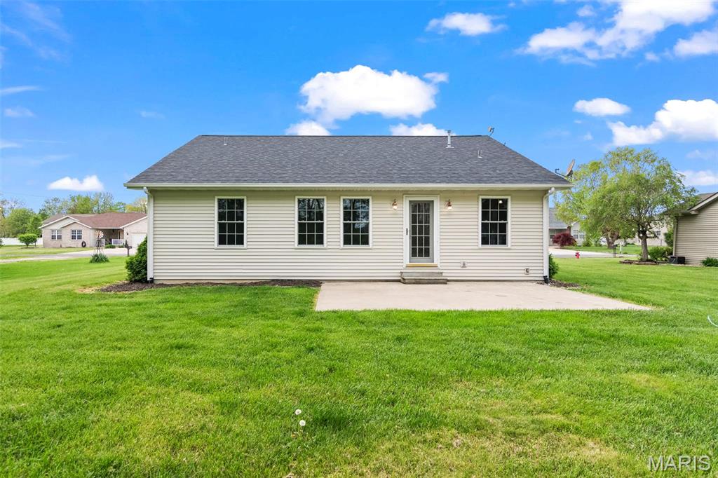 705 Fulton Street Gillespie, IL 62033 - Photo 30 of 31 Gallery Image 30