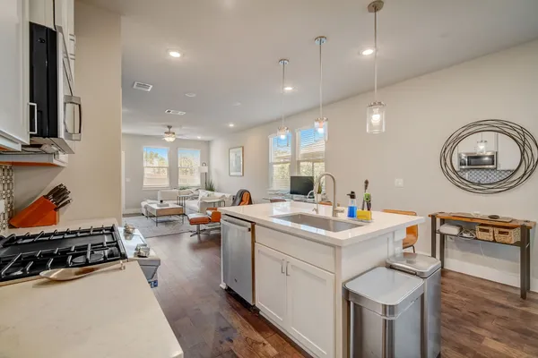 $2,900 | 5407 Jason Drive, Austin, TX 78723