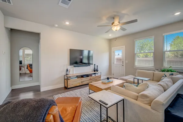 $2,900 | 5407 Jason Drive, Austin, TX 78723