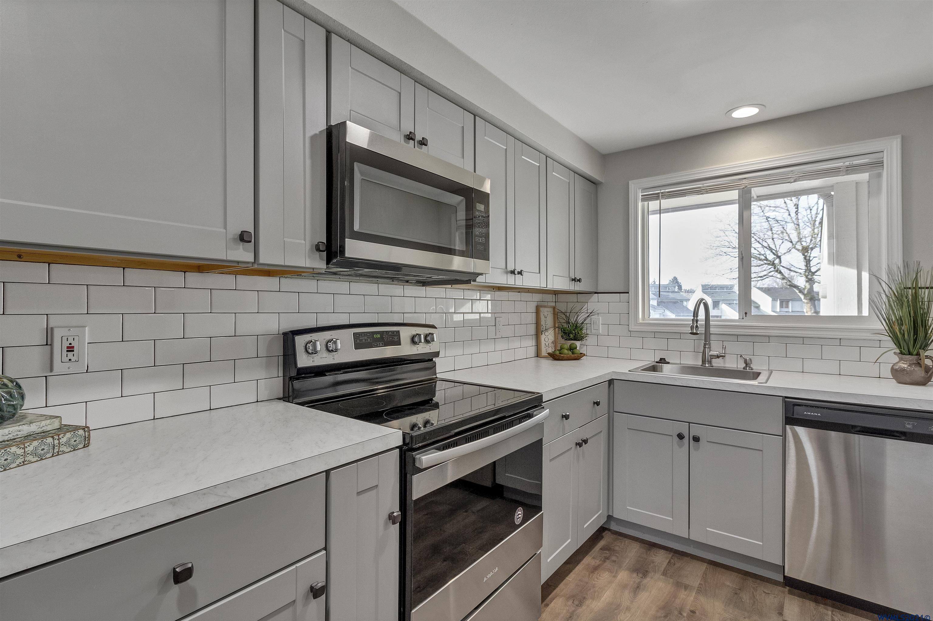 3868 Auburn Road Northeast Salem, OR 97301 - Photo 6 of 34